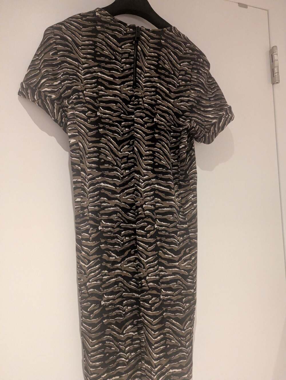 Just Cavalli Zebra Print Short Sleeve Dress Size 36 - Picture 6 of 9